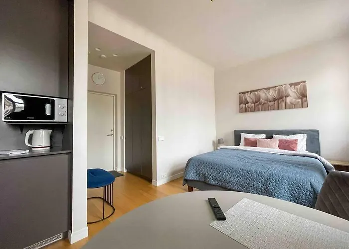 Modern Center Studio Apartment